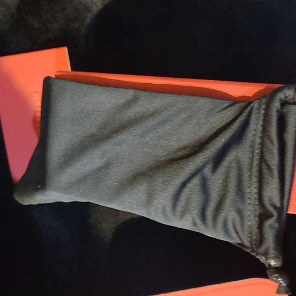 ❤️♦️VALENTINO GARAVANI SUNGLASSES - Picture 8 of 14